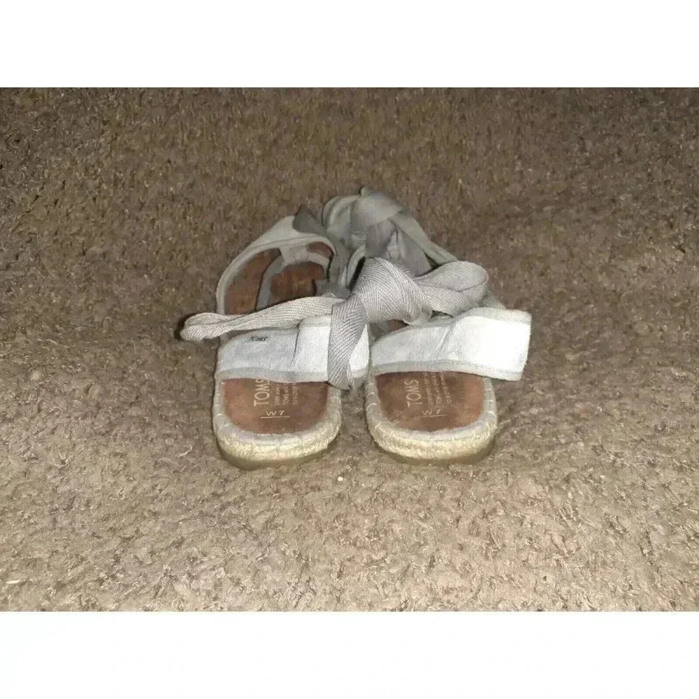 TOMS-Bella-Gray Tie Dye-Closed Toe-Suede-Tie Up Leg Espadrilles-Sz7-Excellent
